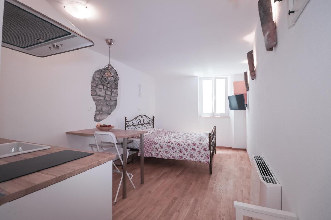 Pia Apartament *